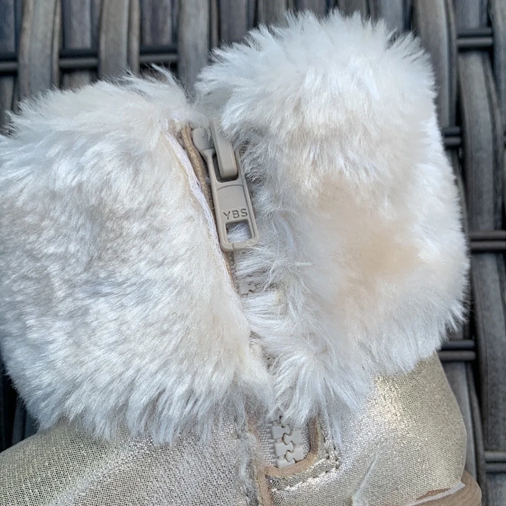 NWOT cynthia rowley girls shimmery gold faux fur boots